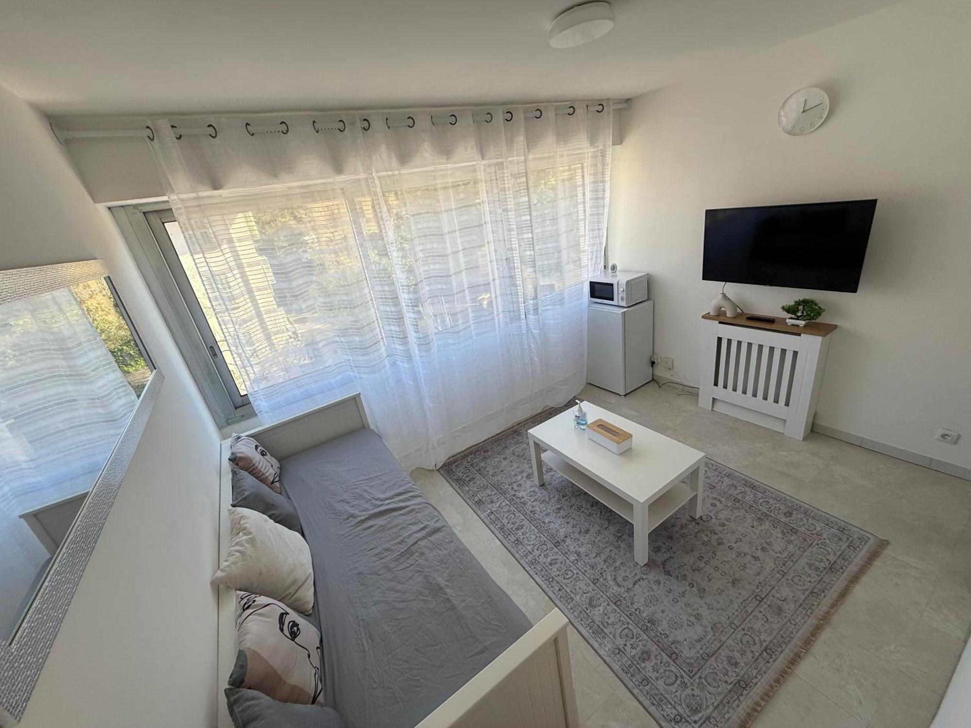 Studio Cosy Entierement Equipe Nice Ngoại thất bức ảnh
